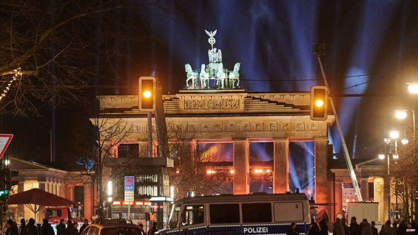 New Year's Eve: Attacks on police, more than 200 arrests in Berlin