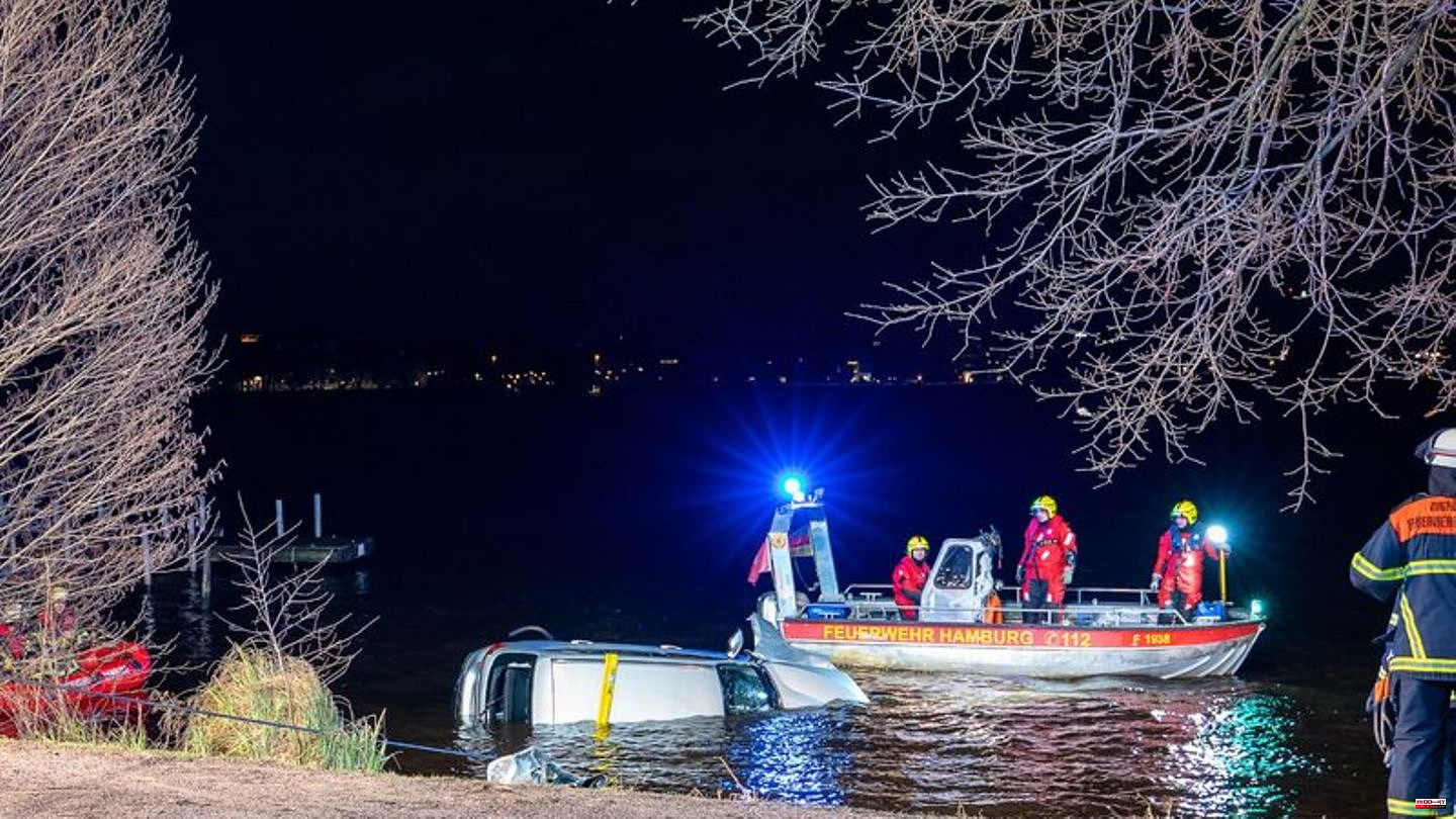Hamburg: Driver drives in Outer Alster - and walks home wet