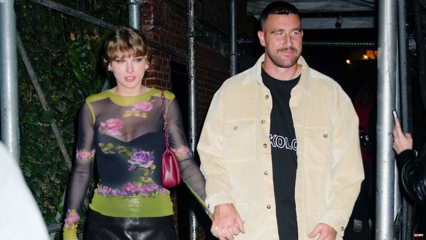 Taylor Swift: She's spending the holidays with Travis Kelce