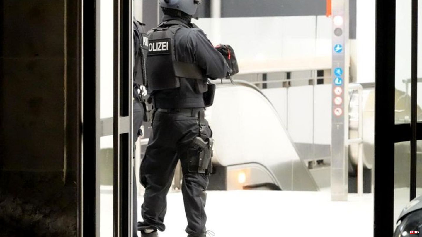 Police operation: Bielefeld train station reopened