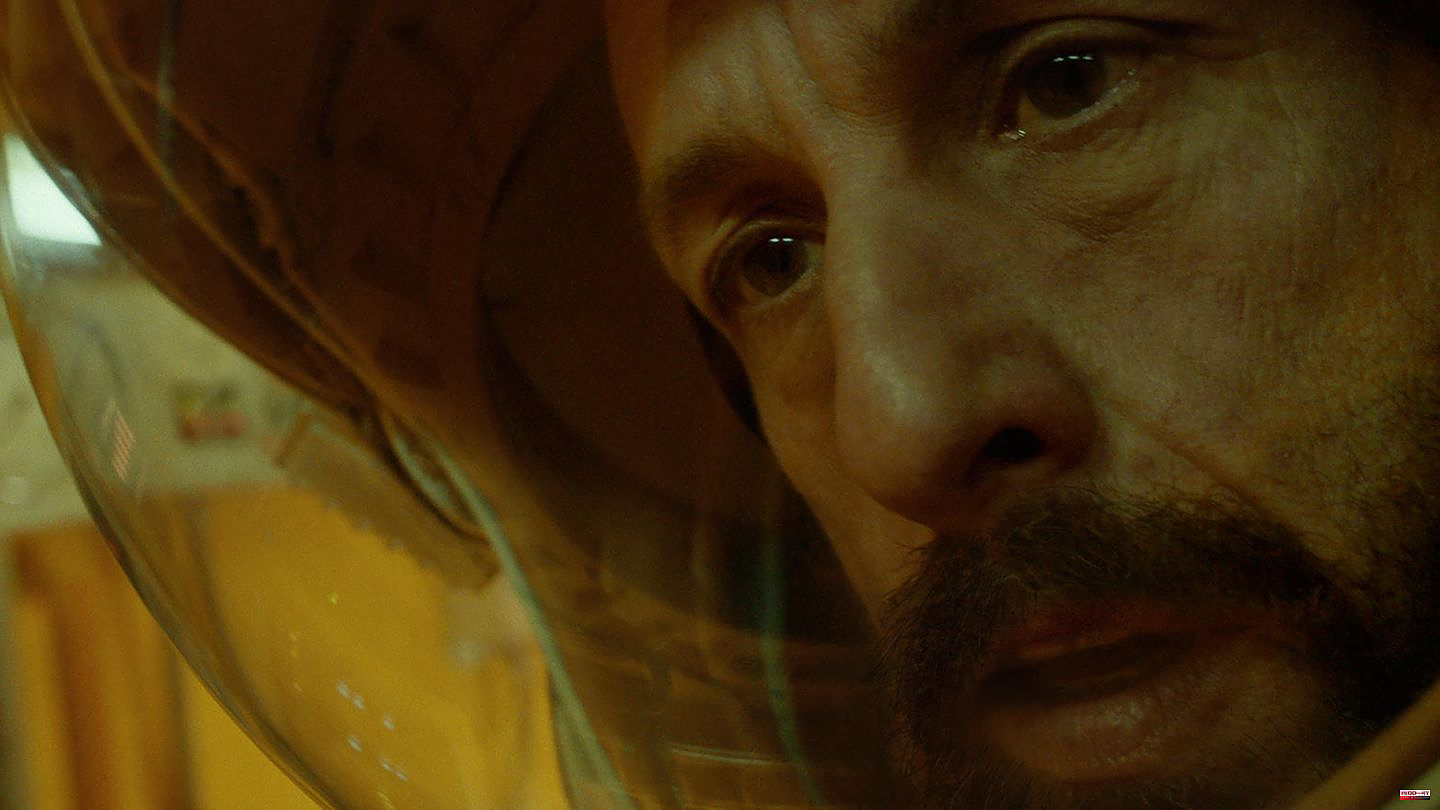 Streaming news: Adam Sandler as a Bohemian astronaut: Netflix shows the first teaser of “Spaceman”