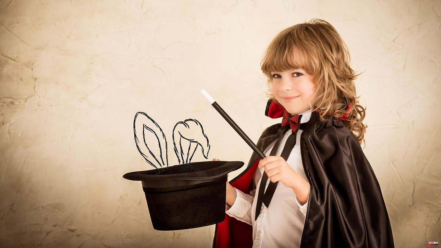 Gift idea: How children learn the art of magic with a magic box