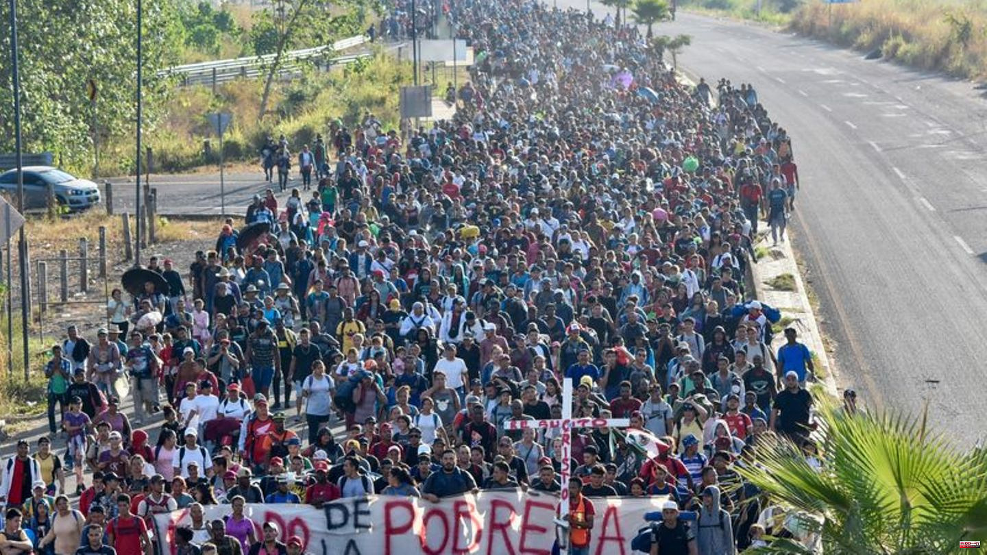 Migration: Mexico: Thousands of migrants start caravan towards the USA