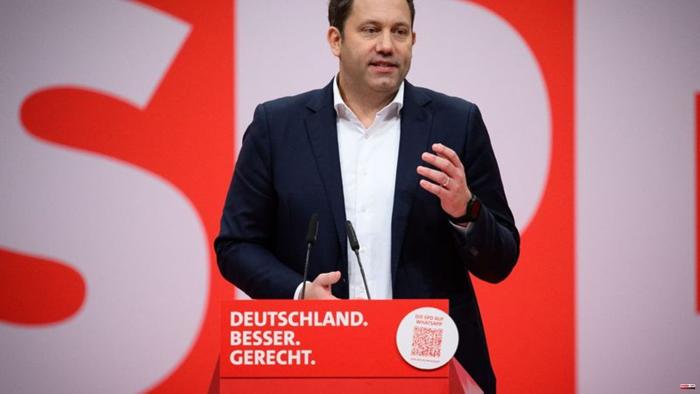 Society: SPD leader: Ask young people about their willingness to serve