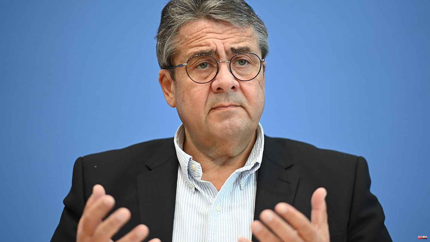 State elections in Saxony: Sigmar Gabriel campaigns for the election of CDU candidate Michael Kretschmer