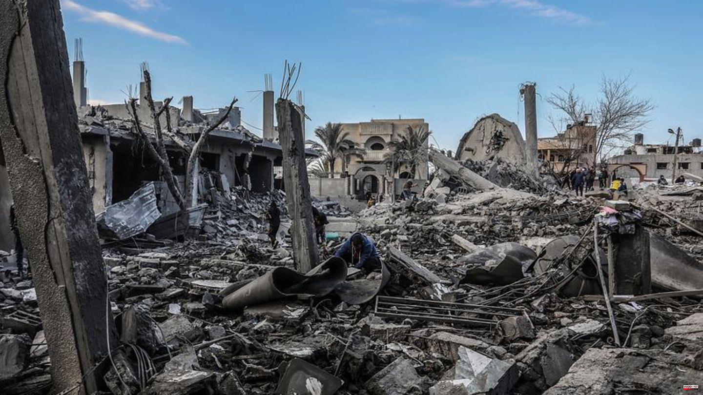 War in the Middle East: Report: Half of Gaza's buildings damaged or destroyed