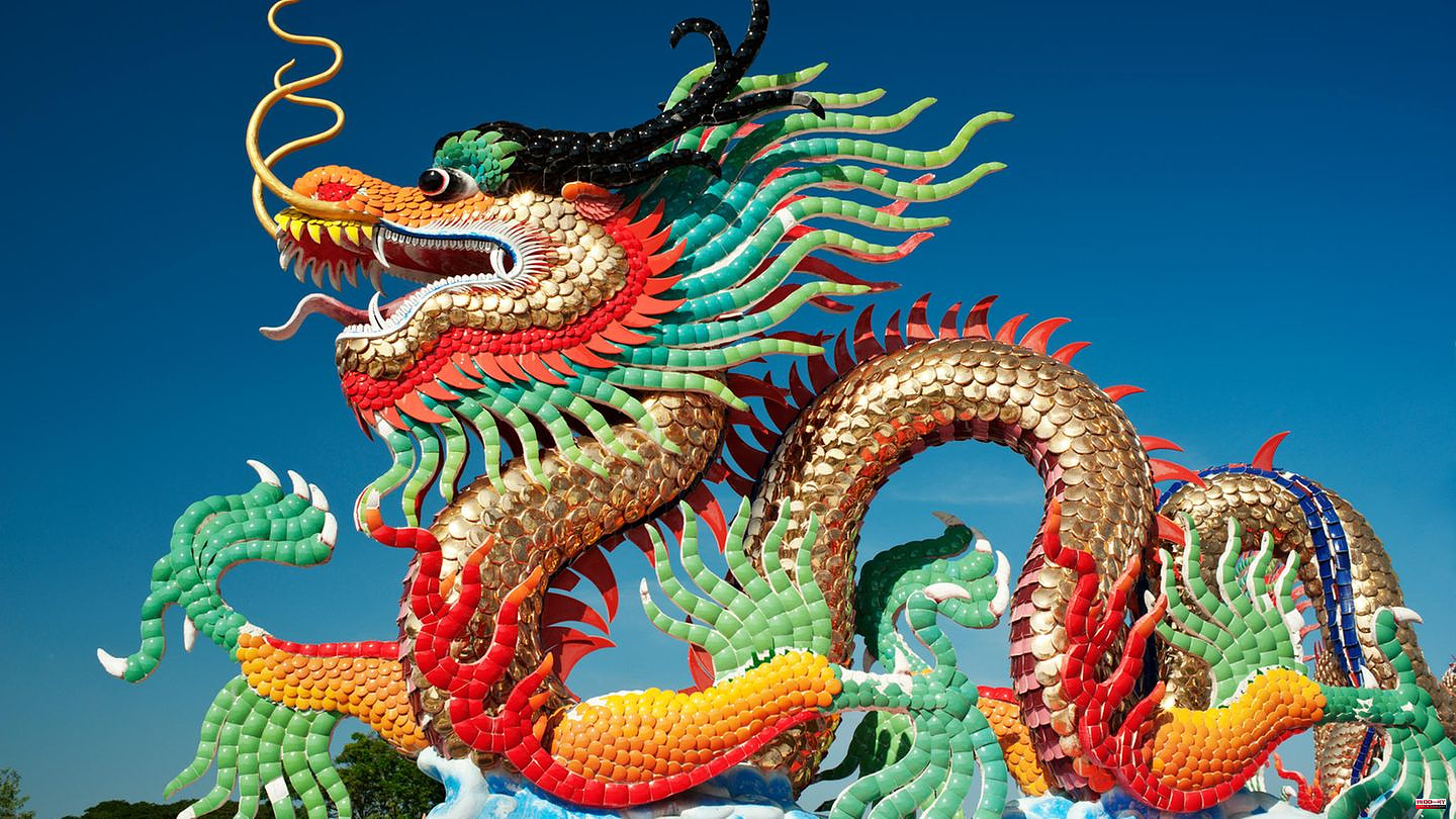 Lunar New Year: The Year of the Dragon begins today: billions of Asians celebrate the turn of the year