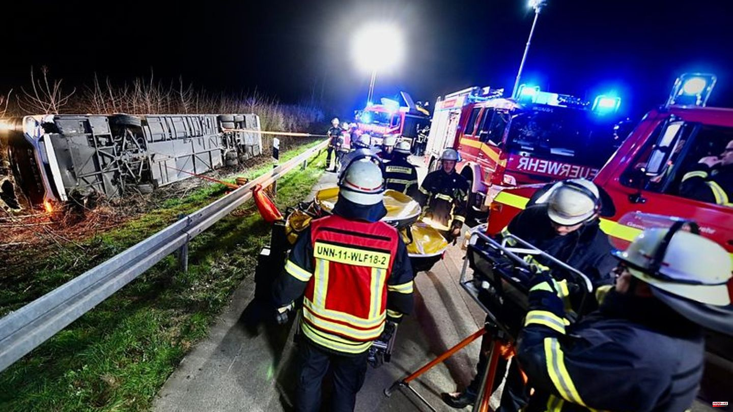 Accidents: Another bus accident on the motorway: More than 20 injured in North Rhine-Westphalia