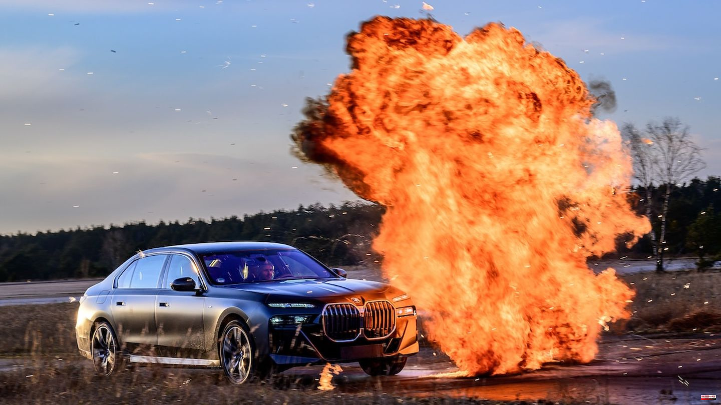 Personal protection: Driving training with fireballs: This is how BMW trains tank limousine drivers
