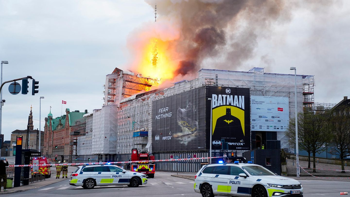 “This is our Notre Dame”: Landmark in flames: The historic “Børsen” in Copenhagen is burning