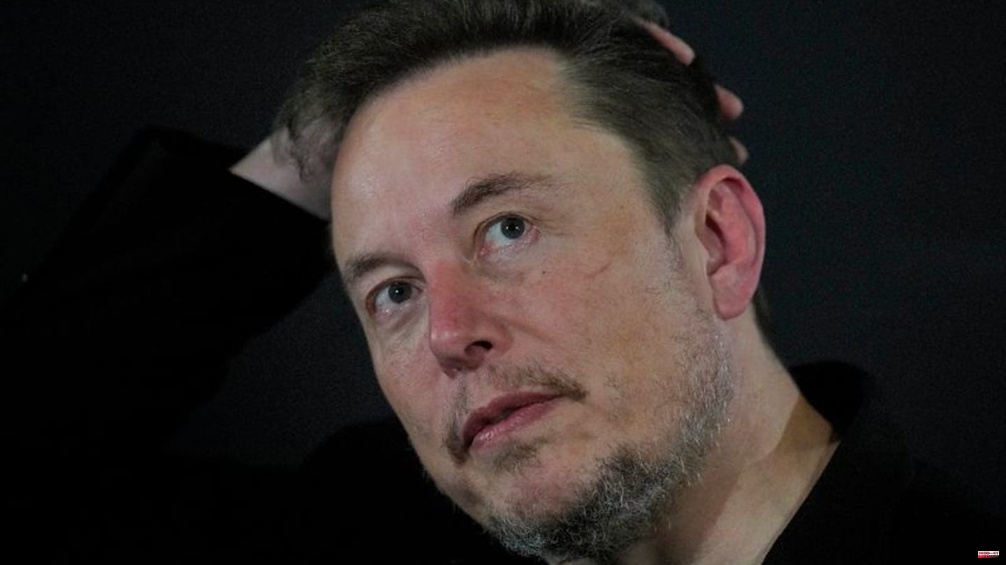Tesla boss: Elon Musk makes a surprise visit to Beijing