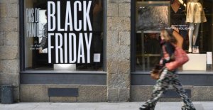 French politicians want to ban the black friday for...