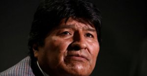 Bolivia's Morales seeks asylum in Argentina