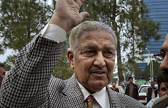 Controversial father of Pakistan nuclear bomb dies...