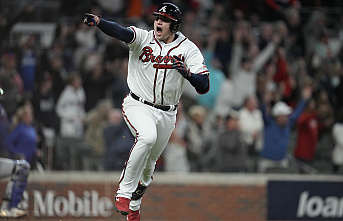 Riley's 9th-inning game-winning hit lifts Braves...
