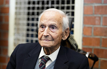 Auschwitz survivor Leon Schwarzbaum dies at 101 in...