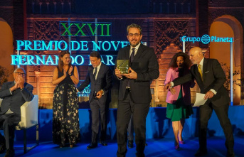 Máximo Huerta wins the Fernando Lara award with a family drama
