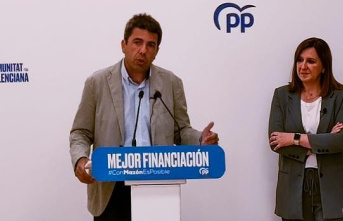Mazón accuses Puig of "dividing Valencians" by using the slogan Fent País on the anniversary of the Estatut
