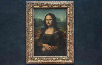 Video. Video. The Mona Lisa in tart at Louvre Museum:...