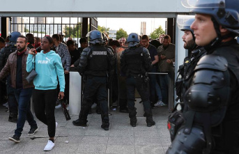 Incidents at Stade de France: 15 police officers are...