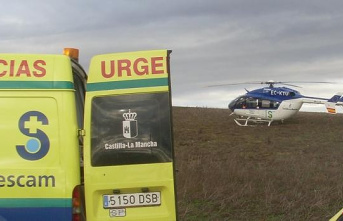 A Geacam worker was injured after falling down a slope in Nerpio (Albacete)