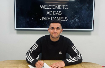 Footballer Jake Daniels becomes the first British...