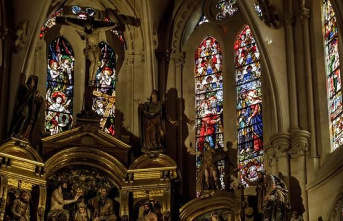 Approval for the restoration of the stained glass windows of the Cathedral of Burgos damaged in the times of Napoleon