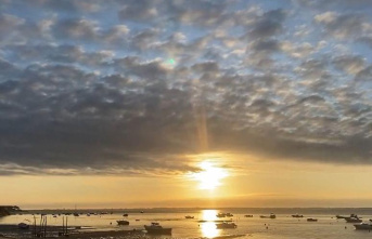 Video. Bassin d'Arcachon - Joel Dupuch films every morning the rising sun on the Cap Ferret beach
