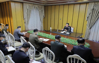 Kim announces lockdowns: North Korea reports another 21 "fever" deaths