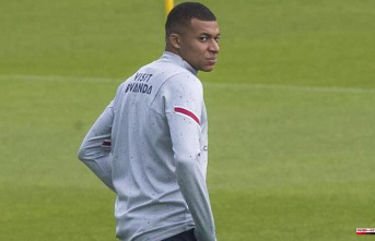 Mbappé will decide his future between two "almost identical" offers