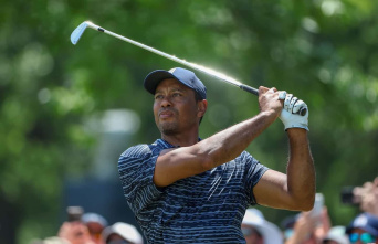 Tiger Woods stumbles at the wrong time
