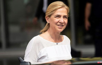 The Infanta Cristina recovers her smile away from Urdangarín