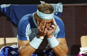 Nadal limps ten days before Roland Garros