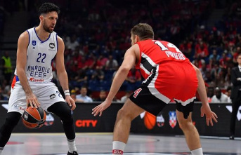 Micic knocks down Olympiacos and Efes repeats the...