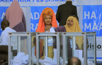 The president of Somalia is elected between the barricades and without a popular vote