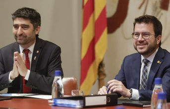 Aragonès, satisfied after his first year in office,...