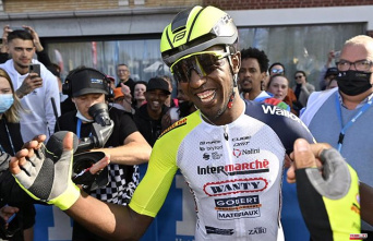 Girmay is more beast than Van der Poel in Jesi and debuts in the Giro