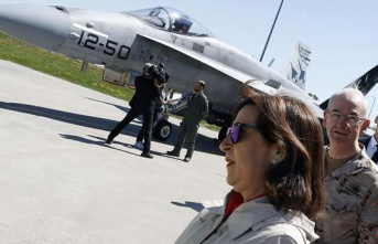 Robles visits the Spanish fighters in Lithuania that monitor Russian air intrusions