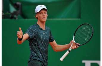 Roland Garros. Rublev-Sinner is the poster of choice...
