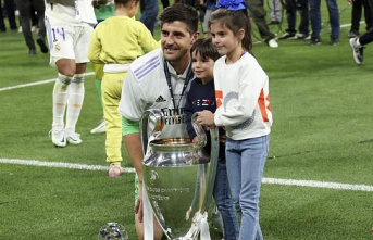 The good side of Courtois: his private chef, Luis Llopis, his children and his girlfriend Mishel