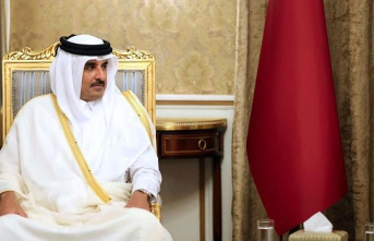 The emir of Qatar lands in Spain in the middle of the gas crisis with Algeria