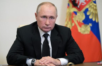 Putin expels diplomats