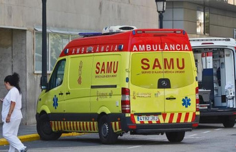 A man dies when his tractor overturns in the Valencian town of Cofrentes