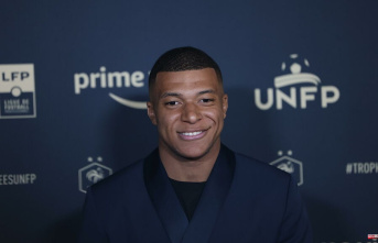 PSG: all smiles, Kylian Mbappé plays the game in...