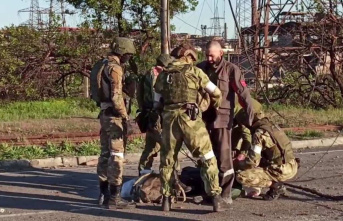 Last Ukrainian soldiers in Azovstal ordered to stop...