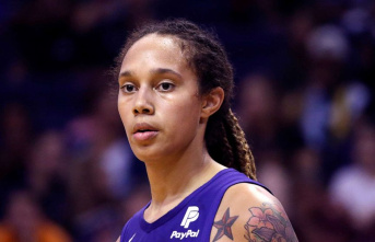 Russian court extends detention for Brittney Griner...