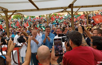 Sanchez appeals to the PSOE's "red pride" to win the 19J, voting "en masse", for Espadas to become president
