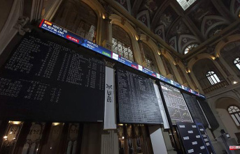 In its fourth session, the Ibex catches 8,700 points
