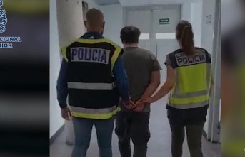 Arrested in Madrid a man who pretended to be an immigration agent to defraud his victims