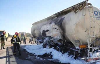 The bursting of a wheel causes a fire in a tanker truck in El Bodón (Salamanca)